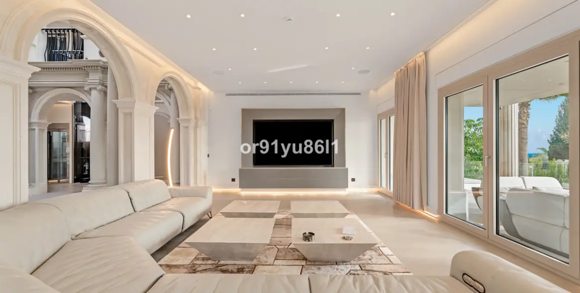 Venta de villa independiente en Sierra Blanca 5
