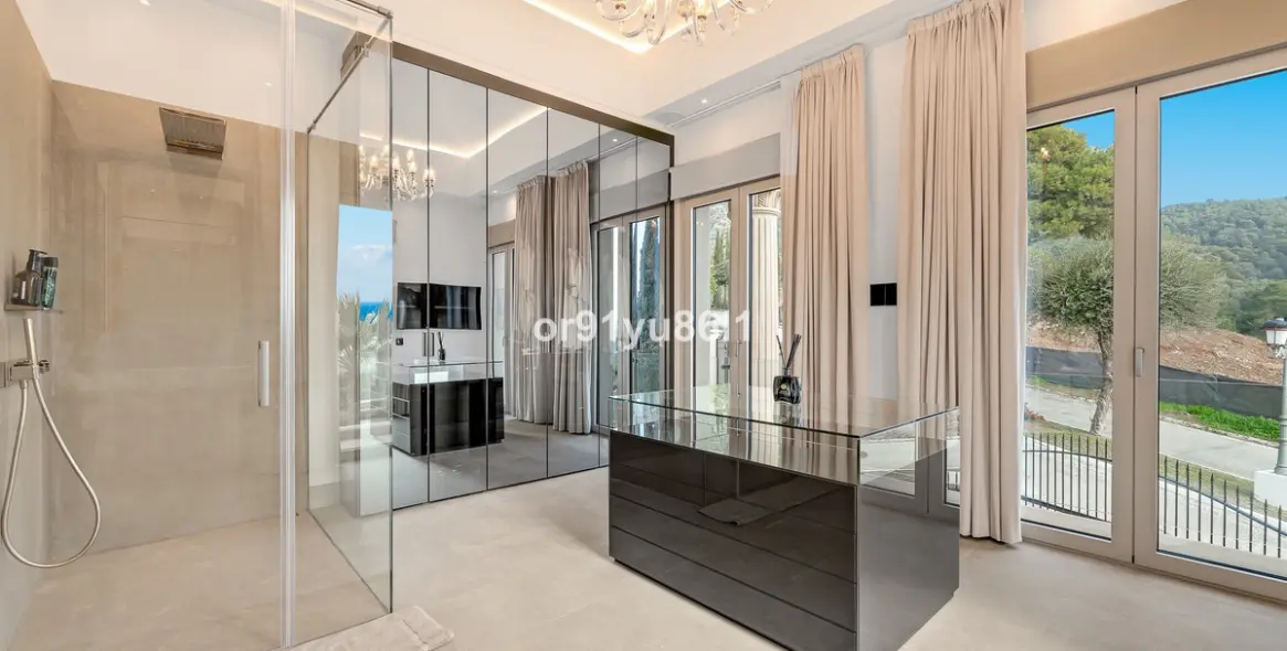 Venta de villa independiente en Sierra Blanca 11