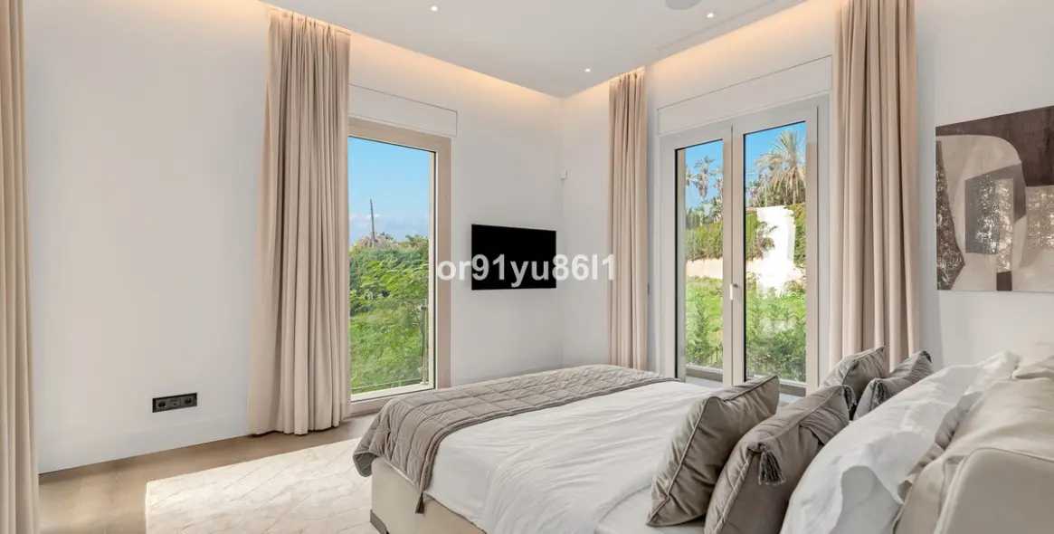 Venta de villa independiente en Sierra Blanca 14