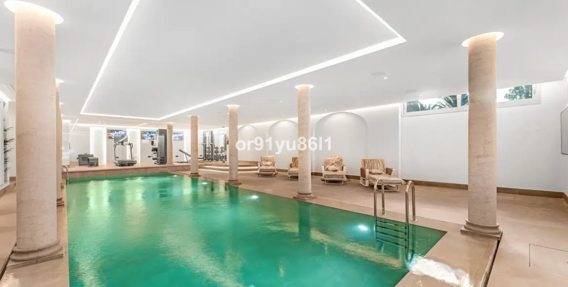 Venta de villa independiente en Sierra Blanca 16