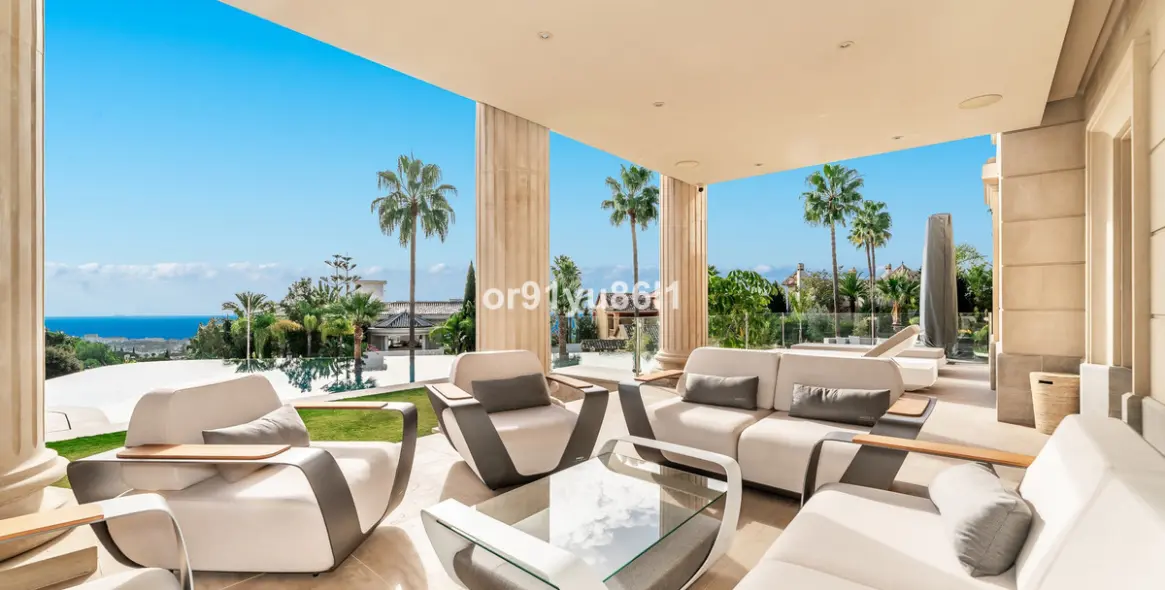 Venta de villa independiente en Sierra Blanca 18