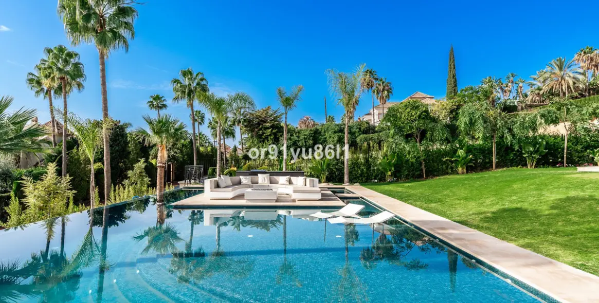 Venta de villa independiente en Sierra Blanca 24