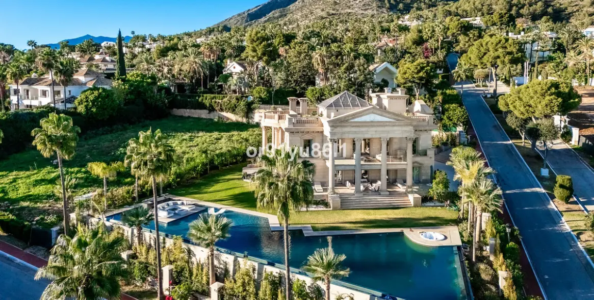 Venta de villa independiente en Sierra Blanca 26