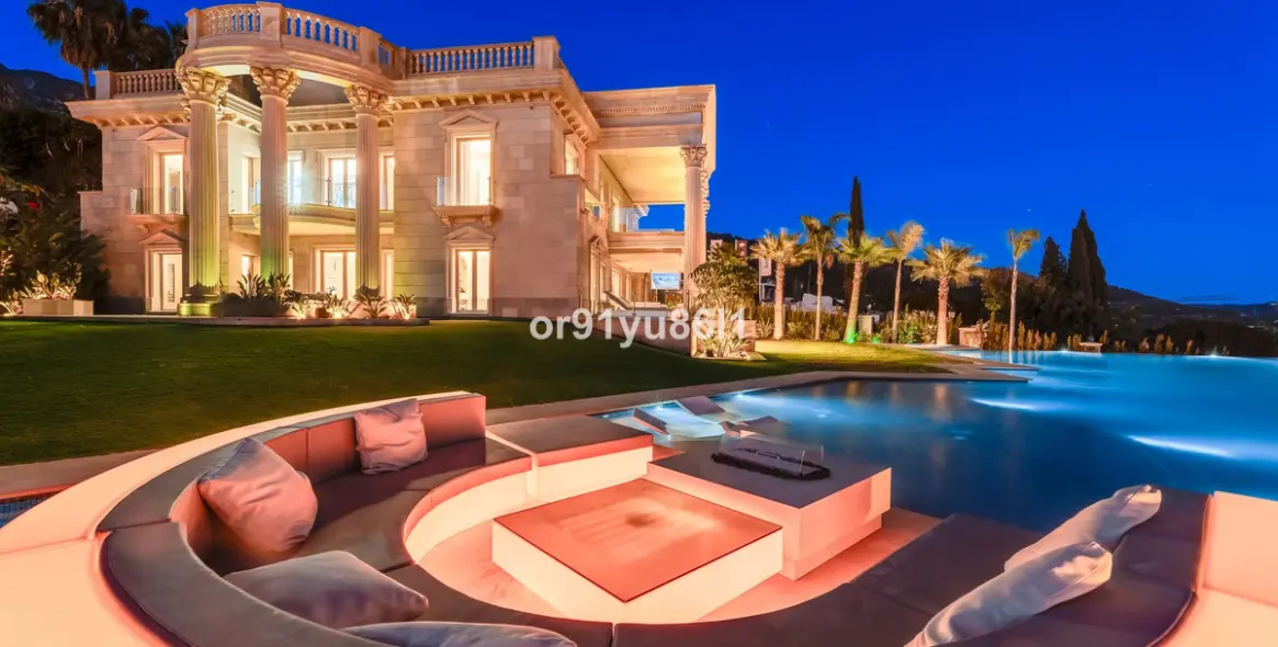 Venta de villa independiente en Sierra Blanca 40