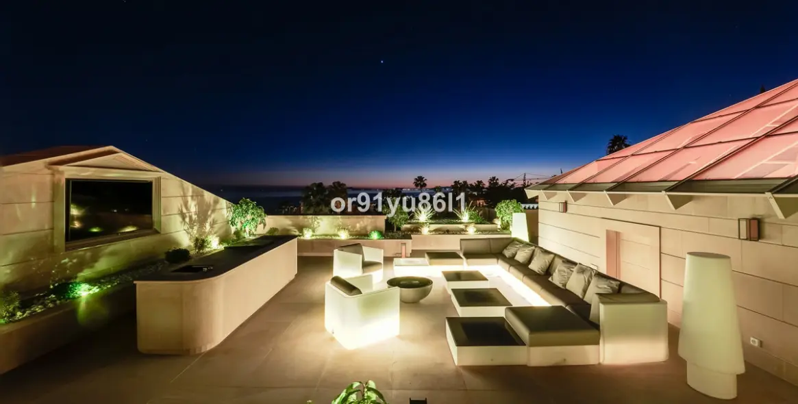 Venta de villa independiente en Sierra Blanca 43