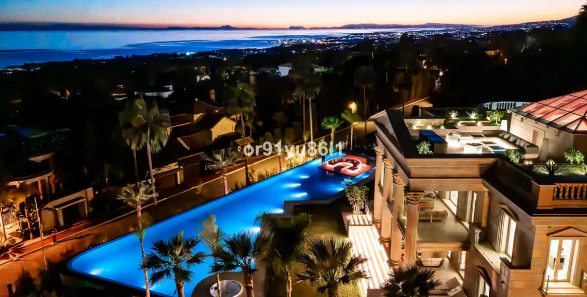 Venta de villa independiente en Sierra Blanca 45