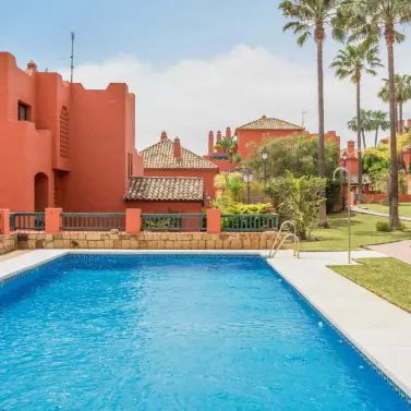 Alquiler a largo plazo de apartamento en planta media en Mijas