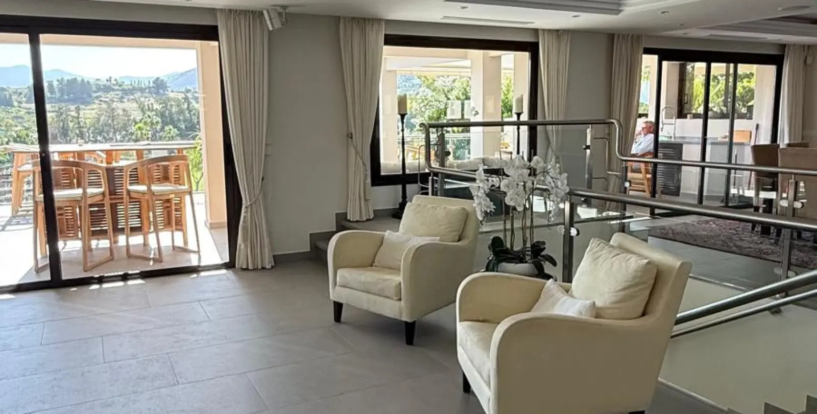 Short-term rent of detached villa in Nueva Andalucía 14