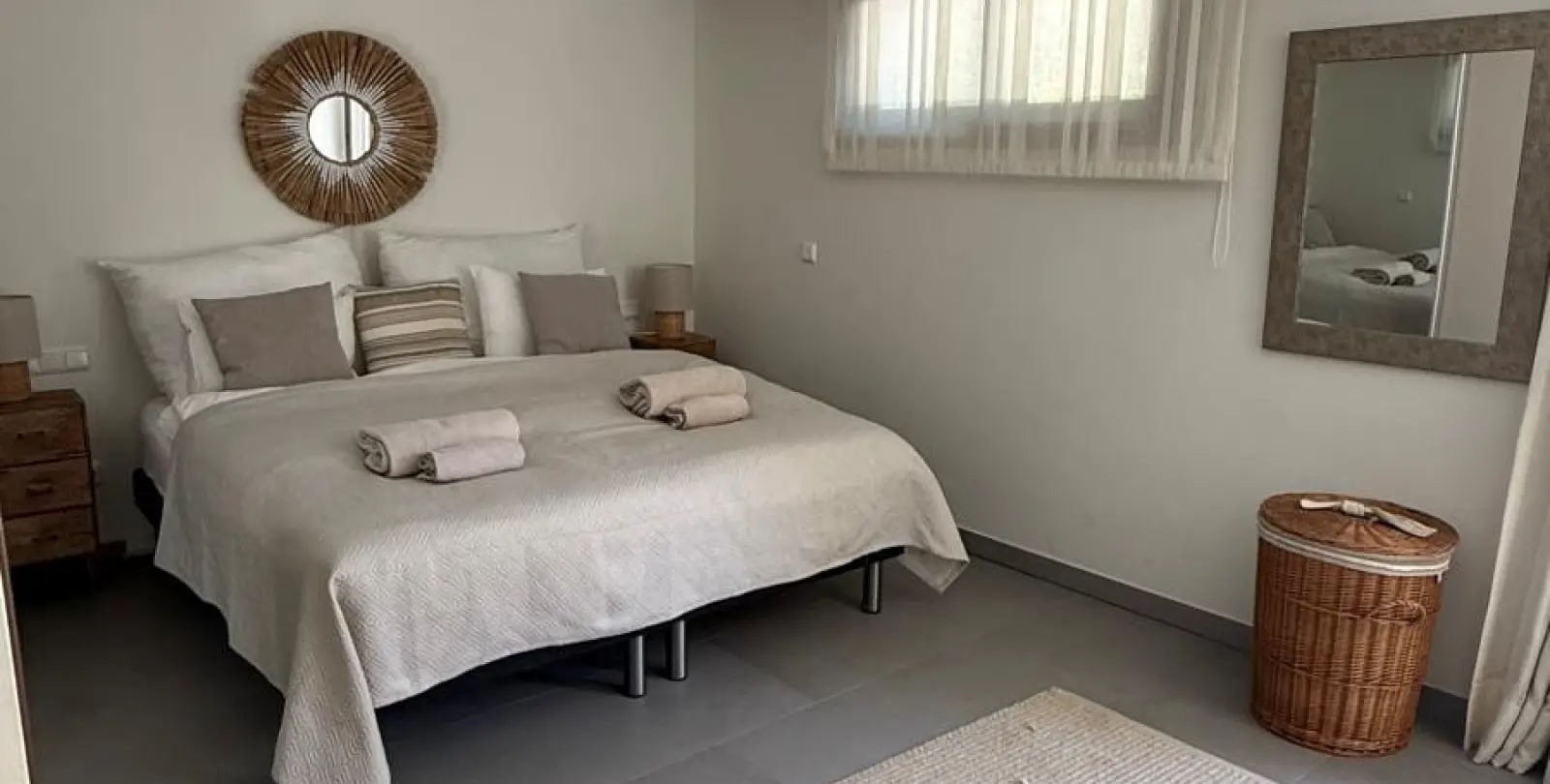Short-term rent of detached villa in Nueva Andalucía 28