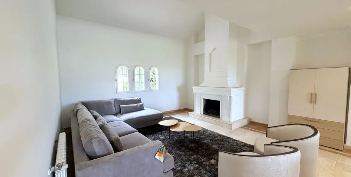 Long-term rent of detached villa in El Paraiso 6