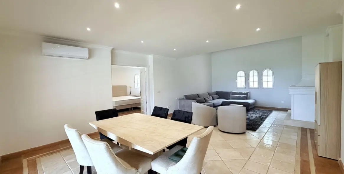 Long-term rent of detached villa in El Paraiso 7