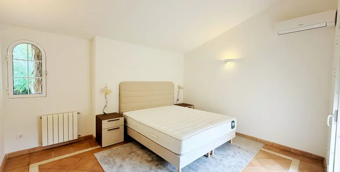 Long-term rent of detached villa in El Paraiso 16