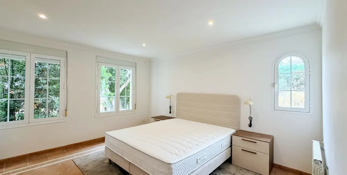 Long-term rent of detached villa in El Paraiso 20