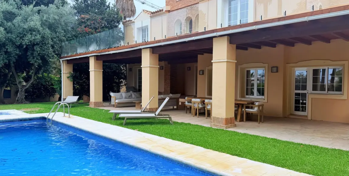 Long-term rent of detached villa in El Paraiso 62
