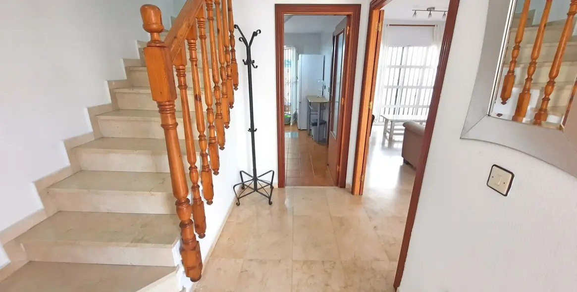 Venta de adosado en Las Lagunas 16