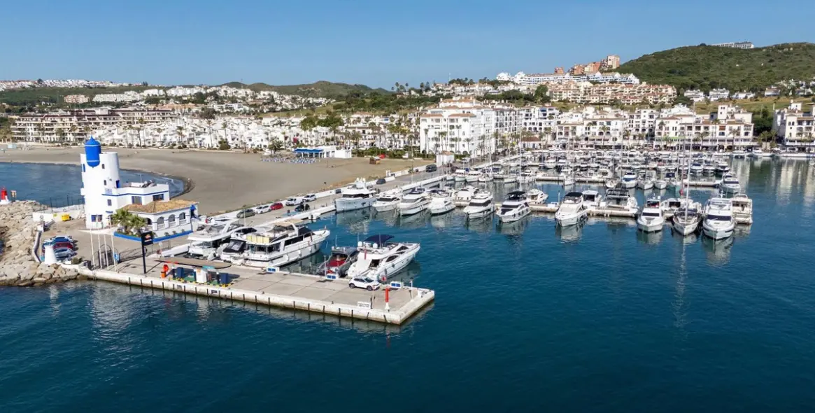 Venta de ático dúplex en La Duquesa 3