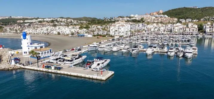 Venta de ático dúplex en La Duquesa 2