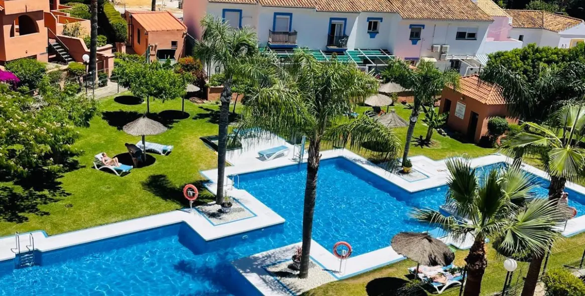 Venta de ático dúplex en La Duquesa 4