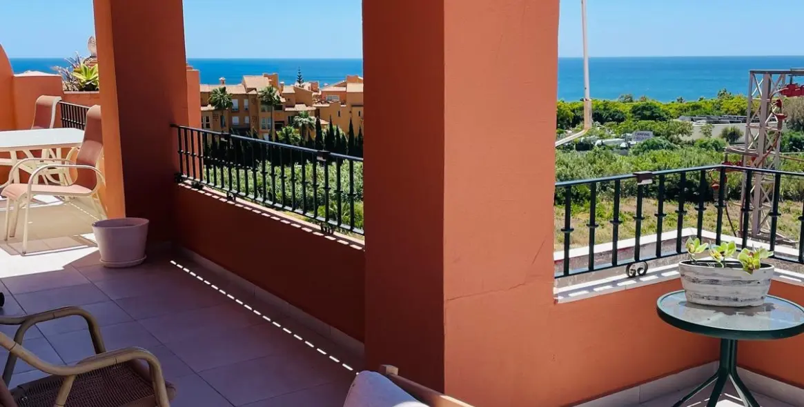 Venta de ático dúplex en La Duquesa 7