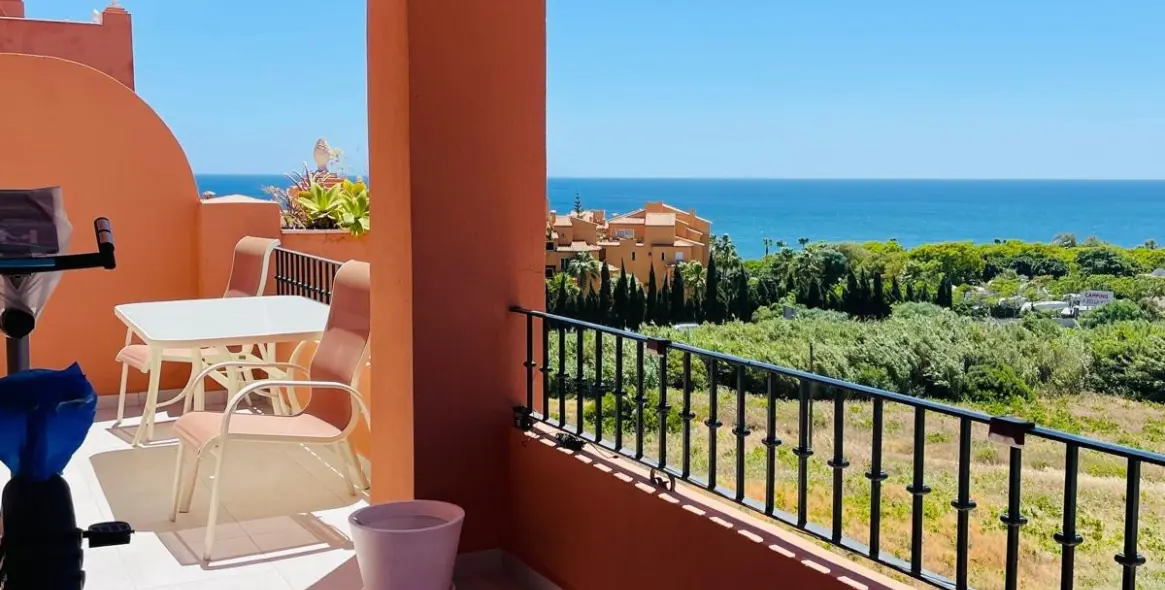 Venta de ático dúplex en La Duquesa 8