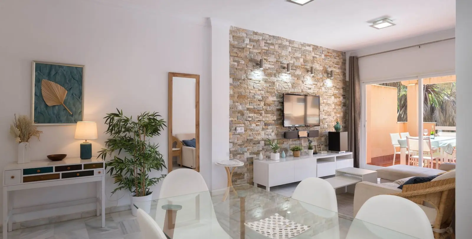 Sale of middle floor apartment in Carib Playa 1