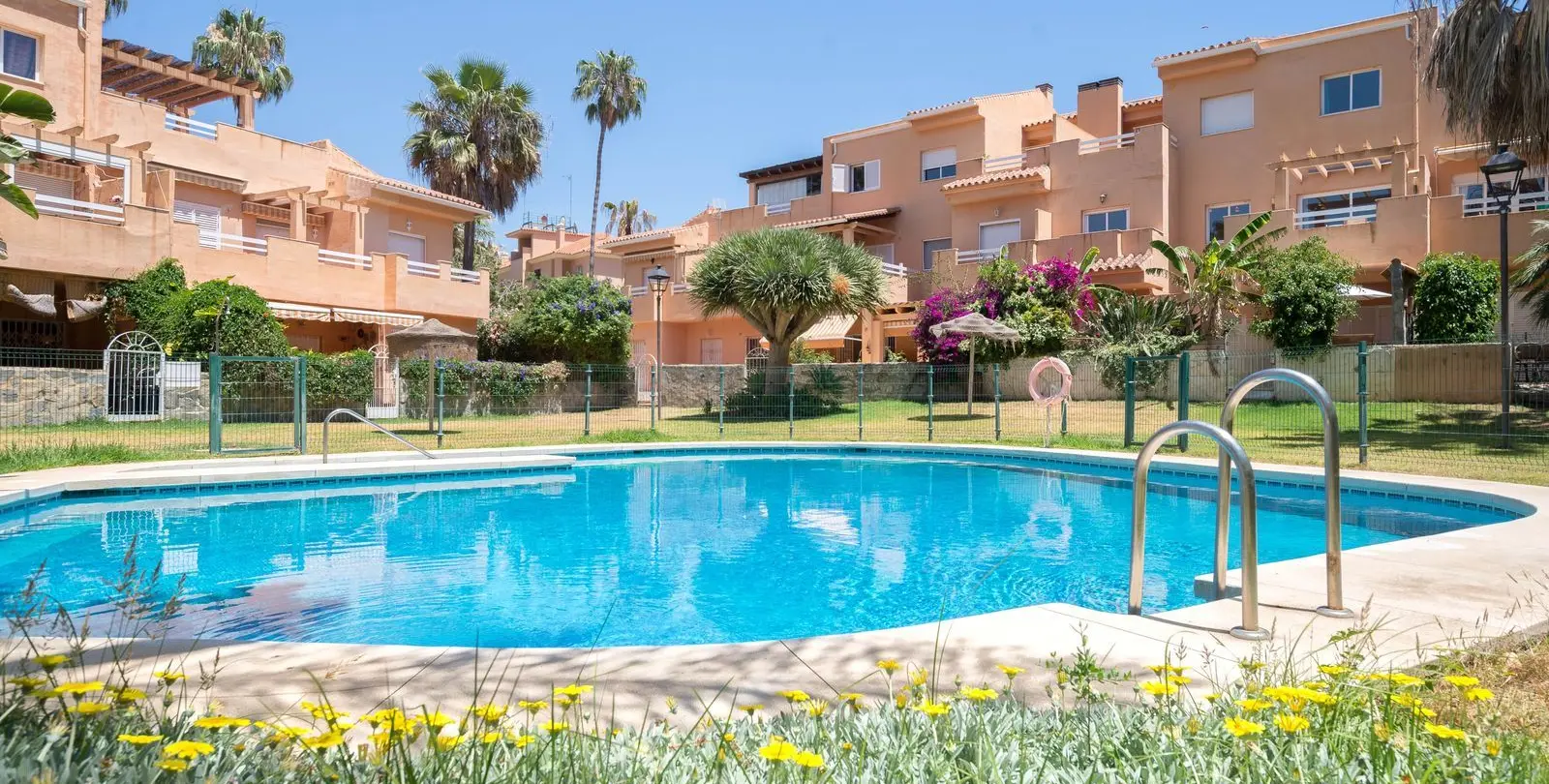 Sale of middle floor apartment in Carib Playa 2