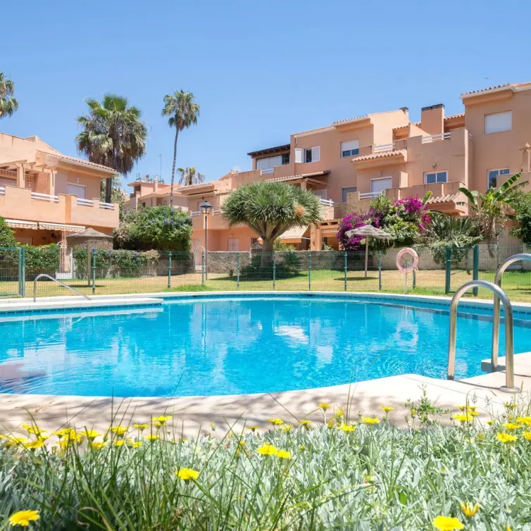 Sale of middle floor apartment in Carib Playa
