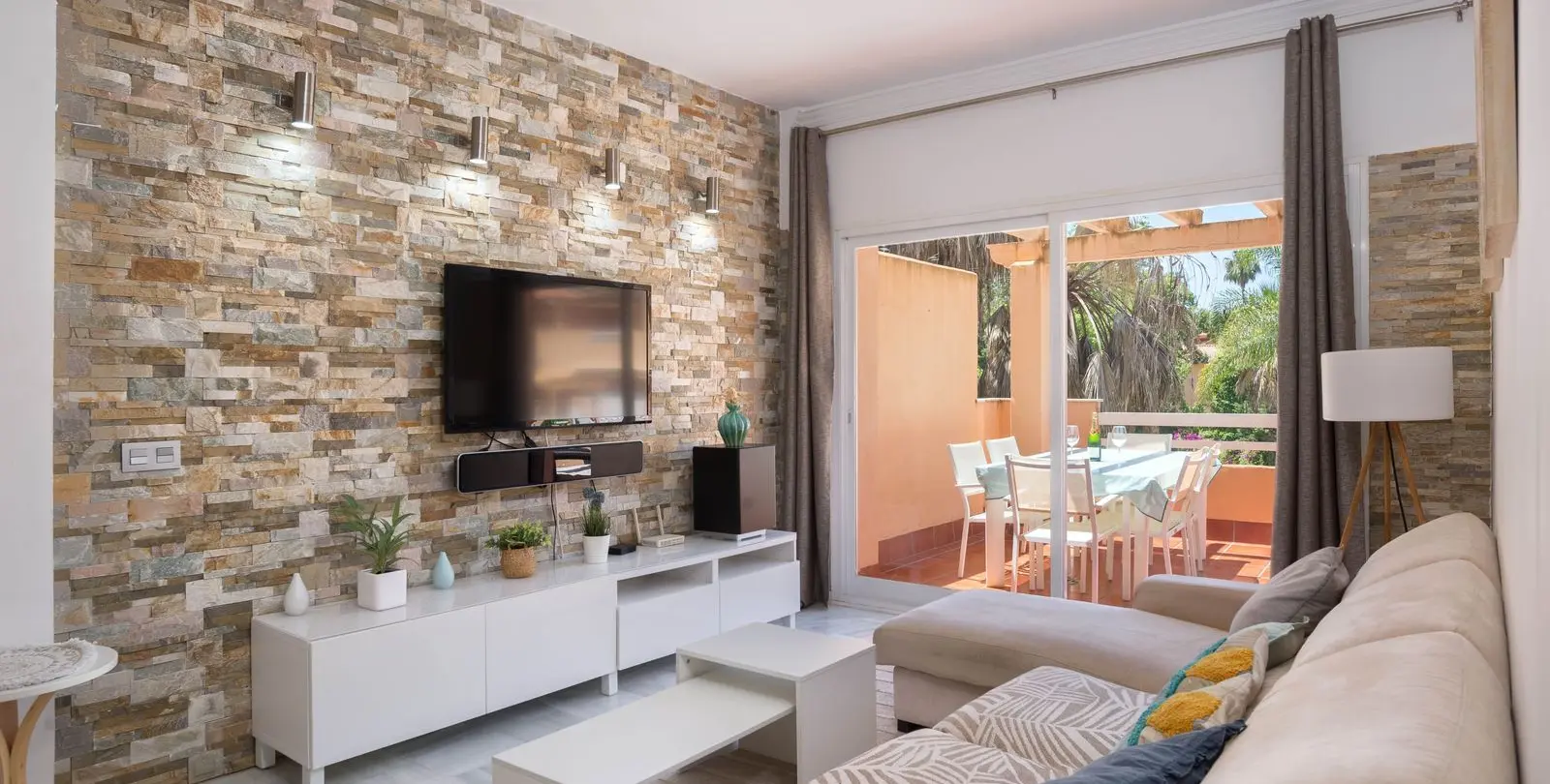 Sale of middle floor apartment in Carib Playa 3