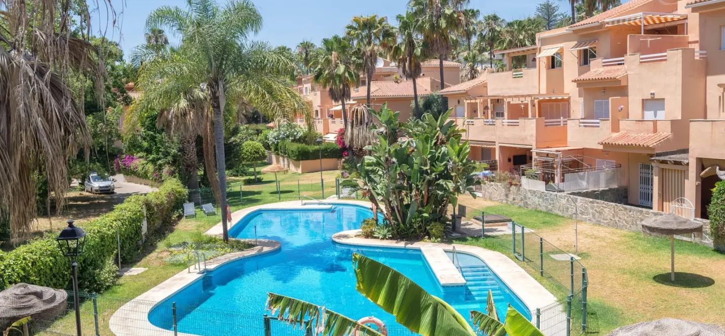 Sale of middle floor apartment in Carib Playa 3