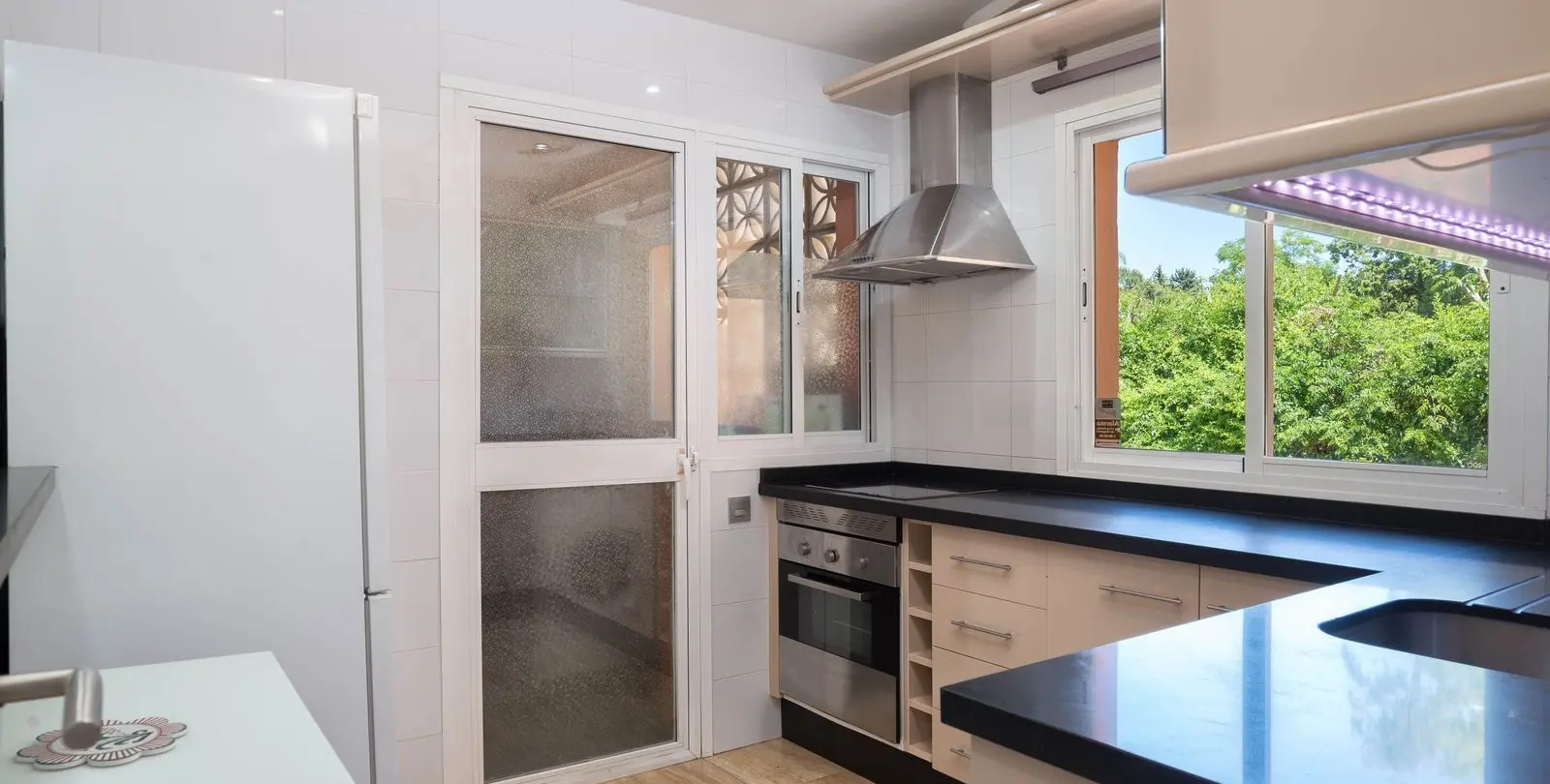 Sale of middle floor apartment in Carib Playa 8