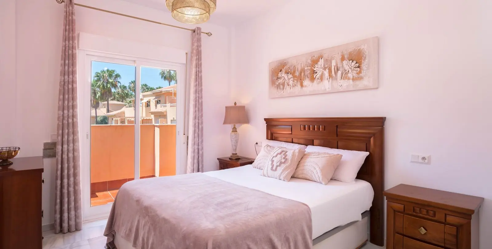Sale of middle floor apartment in Carib Playa 11
