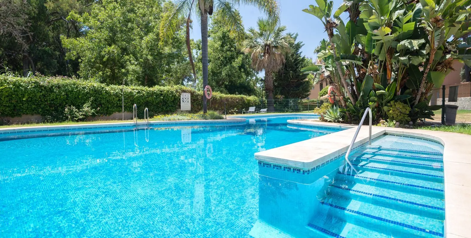 Sale of middle floor apartment in Carib Playa 22