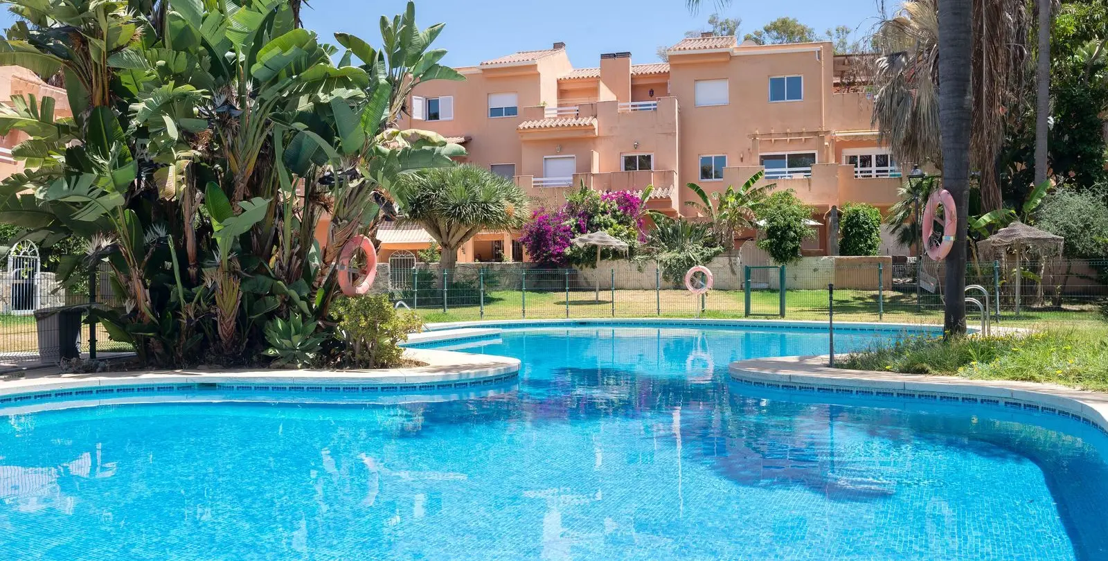 Sale of middle floor apartment in Carib Playa 23
