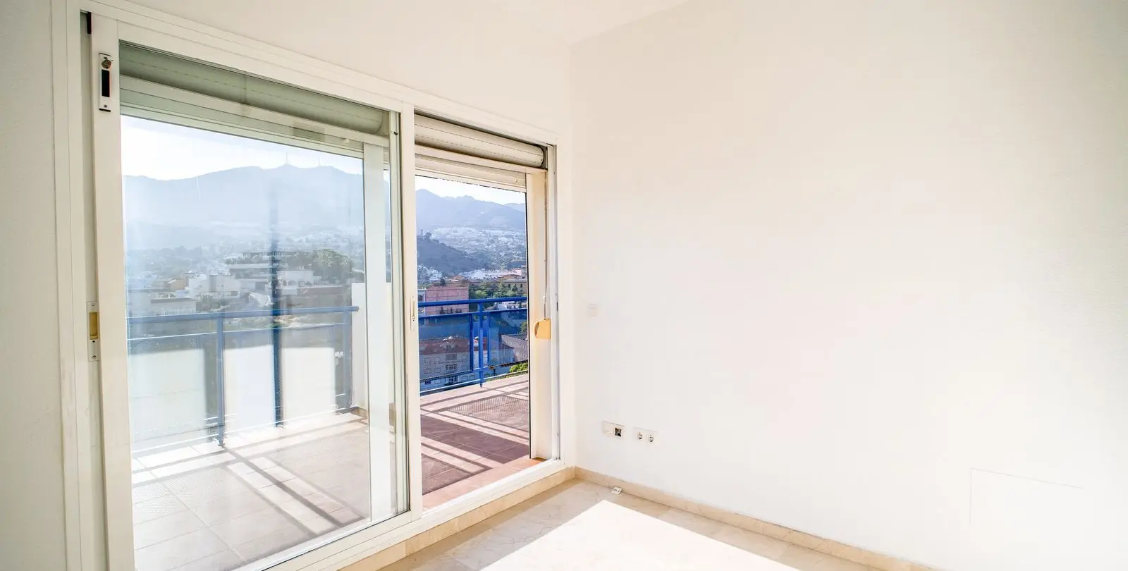 Sale of penthouse in Torrequebrada 16