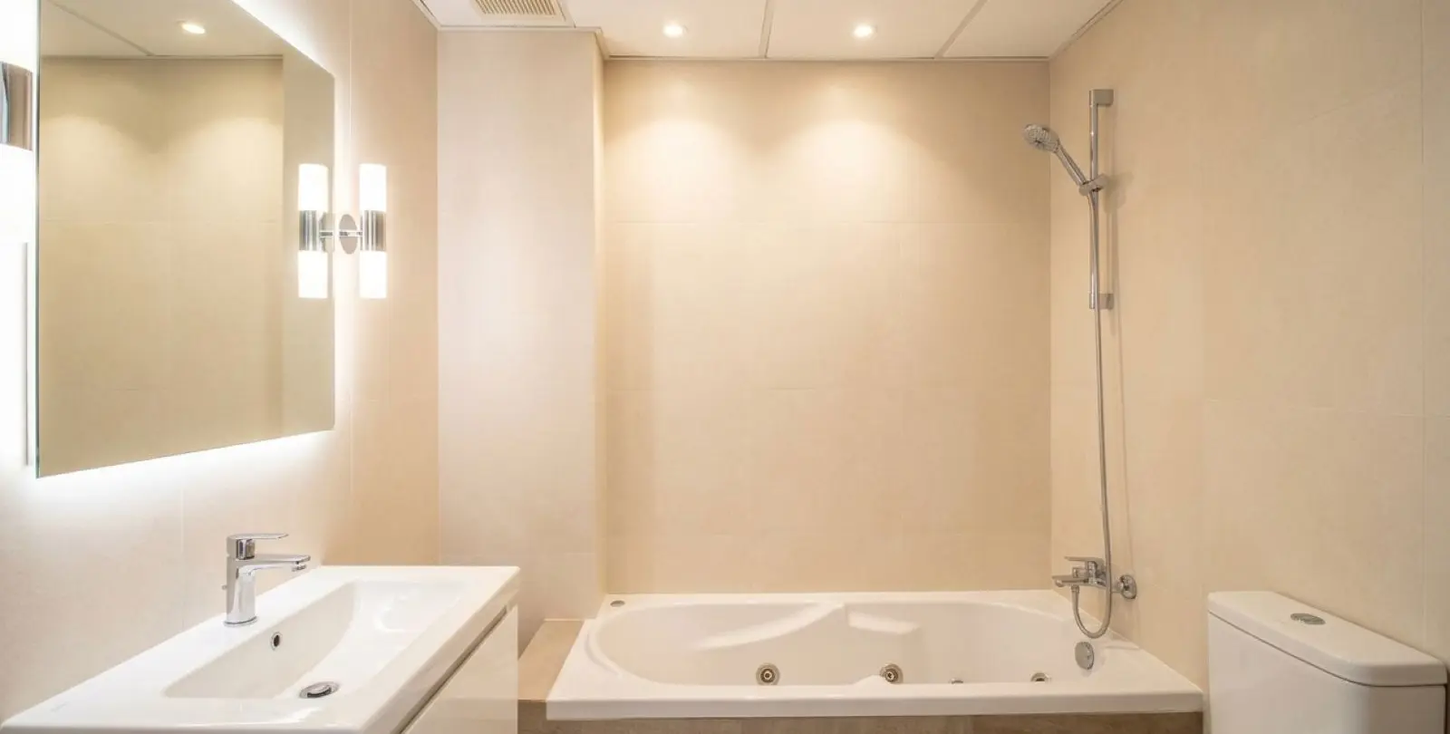 Sale of penthouse in Torrequebrada 19