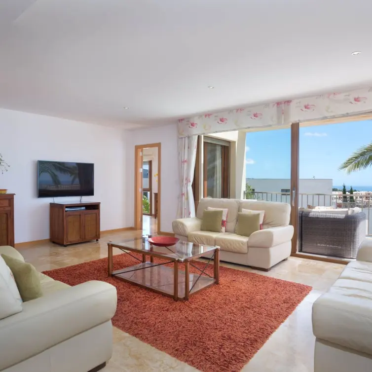 Sale of middle floor apartment in Altos de los Monteros
