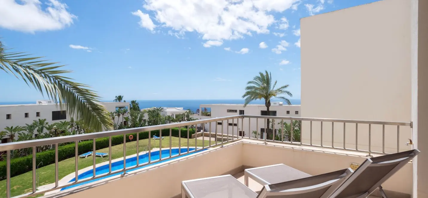 Sale of middle floor apartment in Altos de los Monteros 3