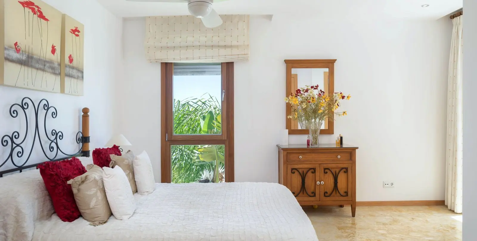 Sale of middle floor apartment in Altos de los Monteros 10