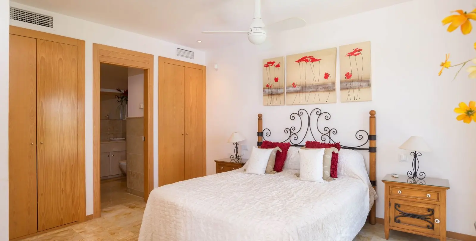 Sale of middle floor apartment in Altos de los Monteros 12
