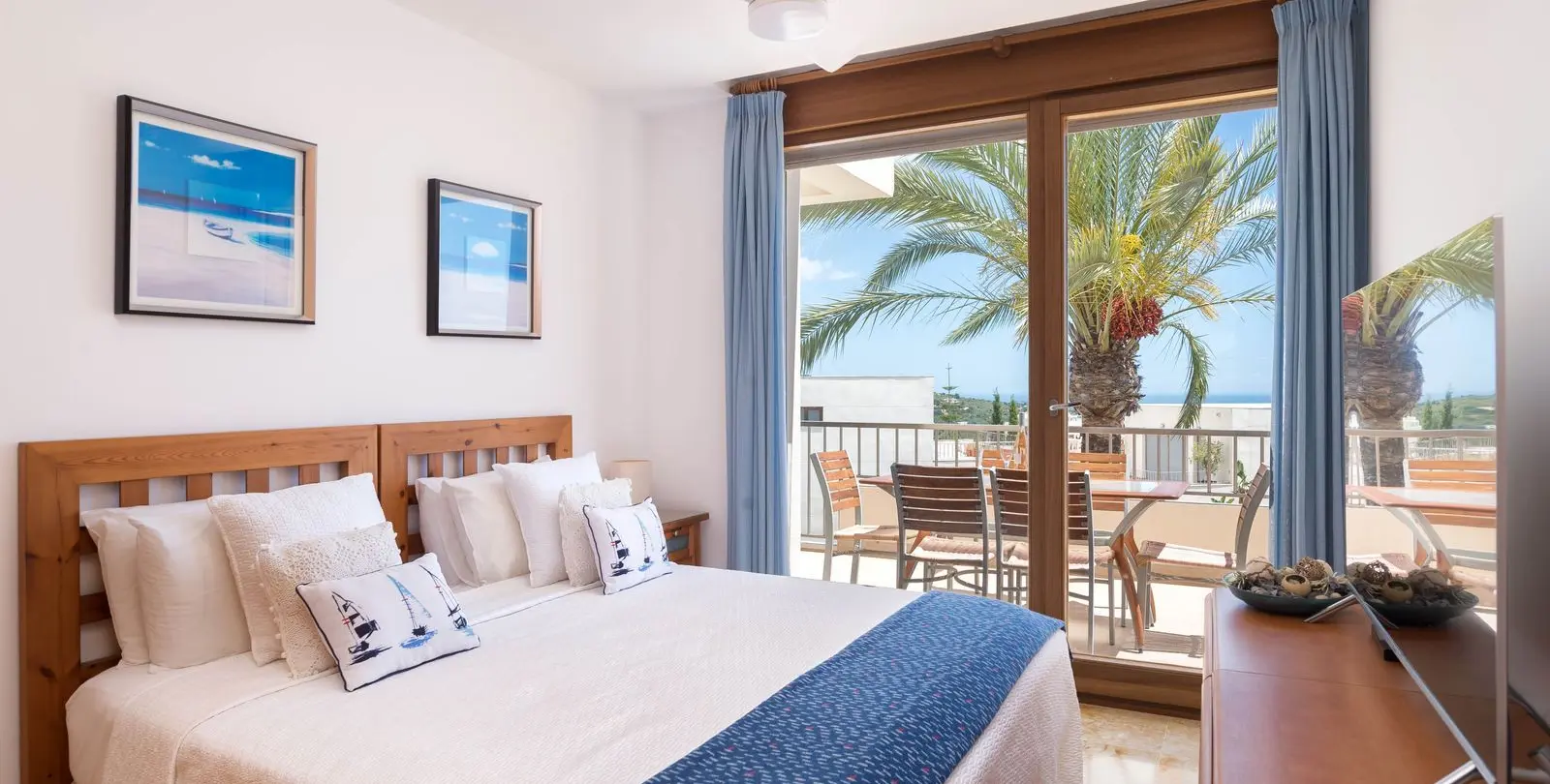 Sale of middle floor apartment in Altos de los Monteros 15
