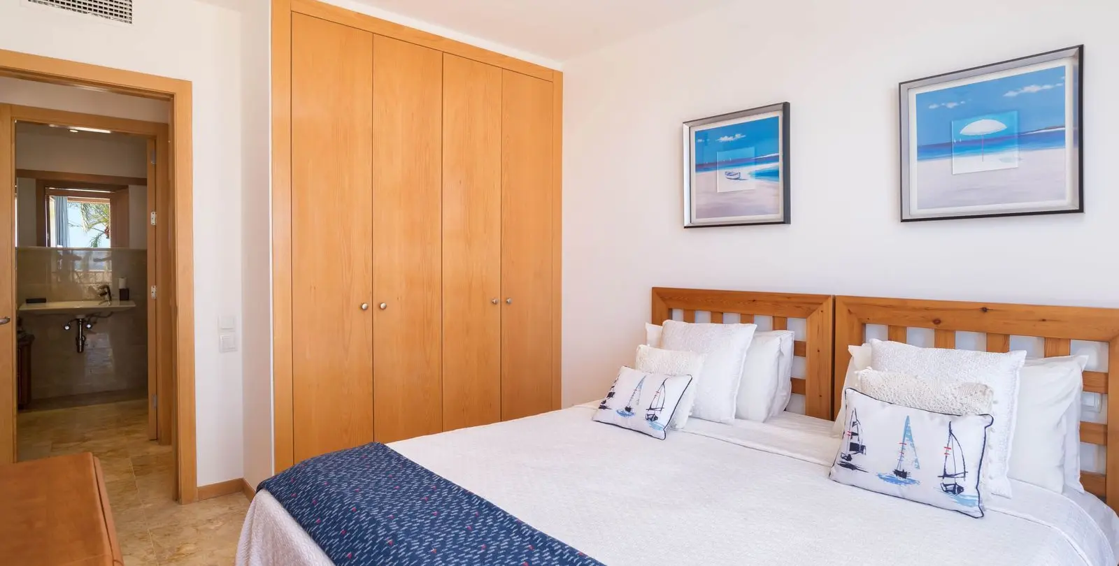 Sale of middle floor apartment in Altos de los Monteros 17