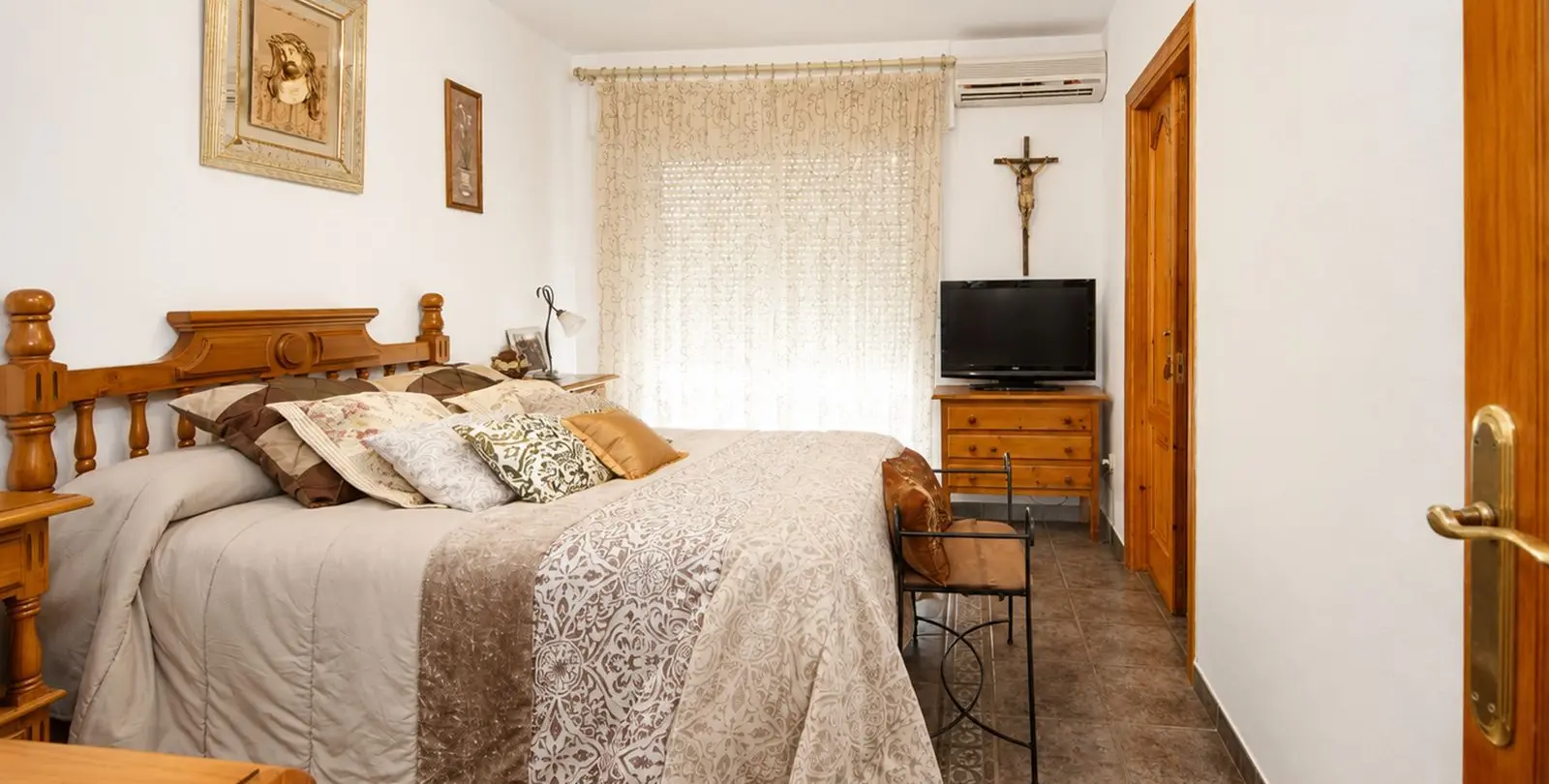 Sale of townhouse in Estepona 4
