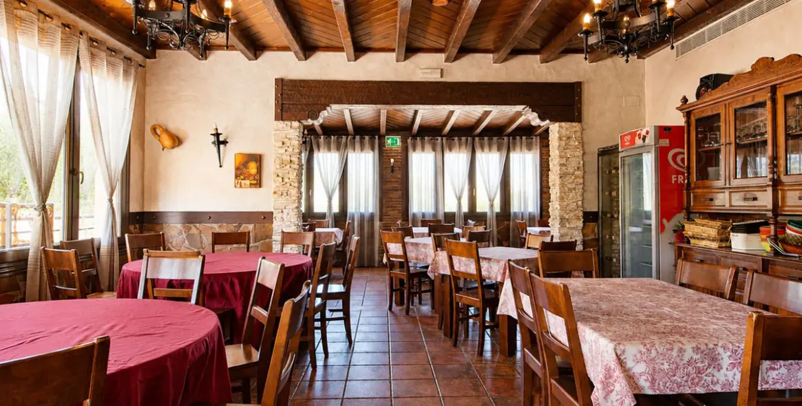 Long-term rent of restaurant in Estepona 2