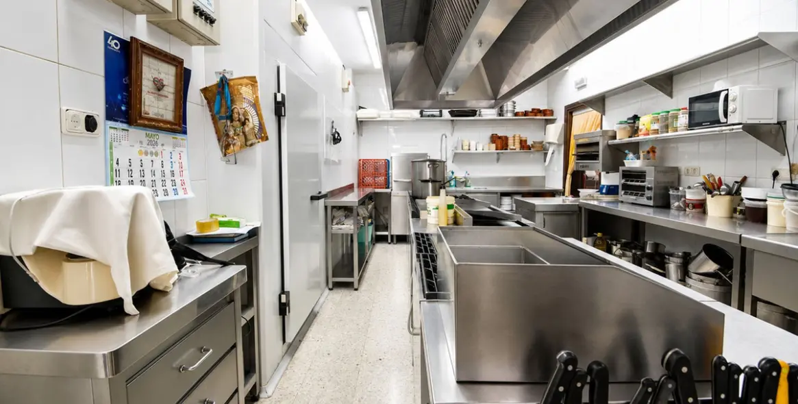 Long-term rent of restaurant in Estepona 3