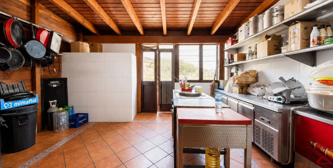 Long-term rent of restaurant in Estepona 8