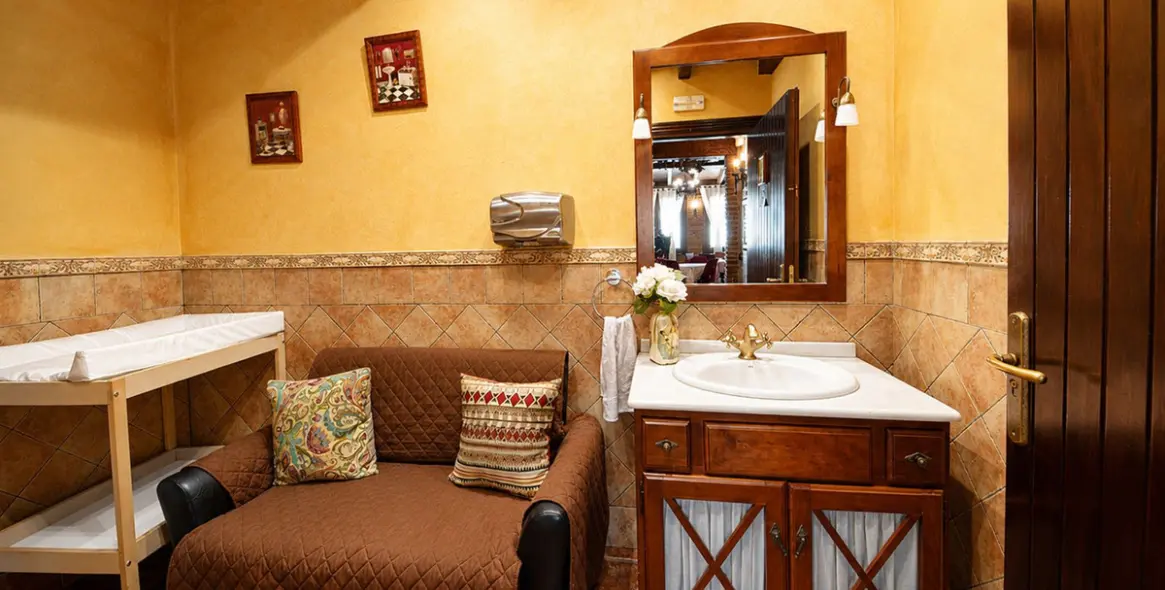 Long-term rent of restaurant in Estepona 10
