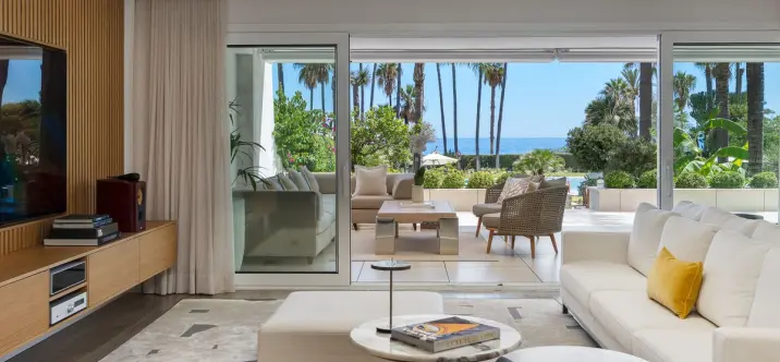 Short-term rent of ground floor apartment in Puerto Banús 0