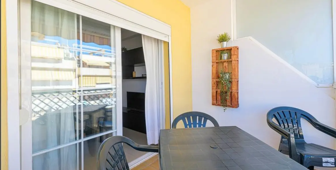 Venta de apartamento en planta media en Rincón de la Victoria 3