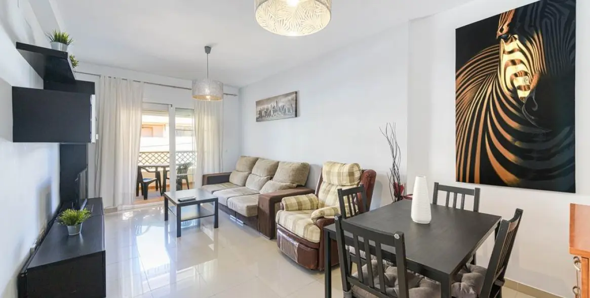 Venta de apartamento en planta media en Rincón de la Victoria 4