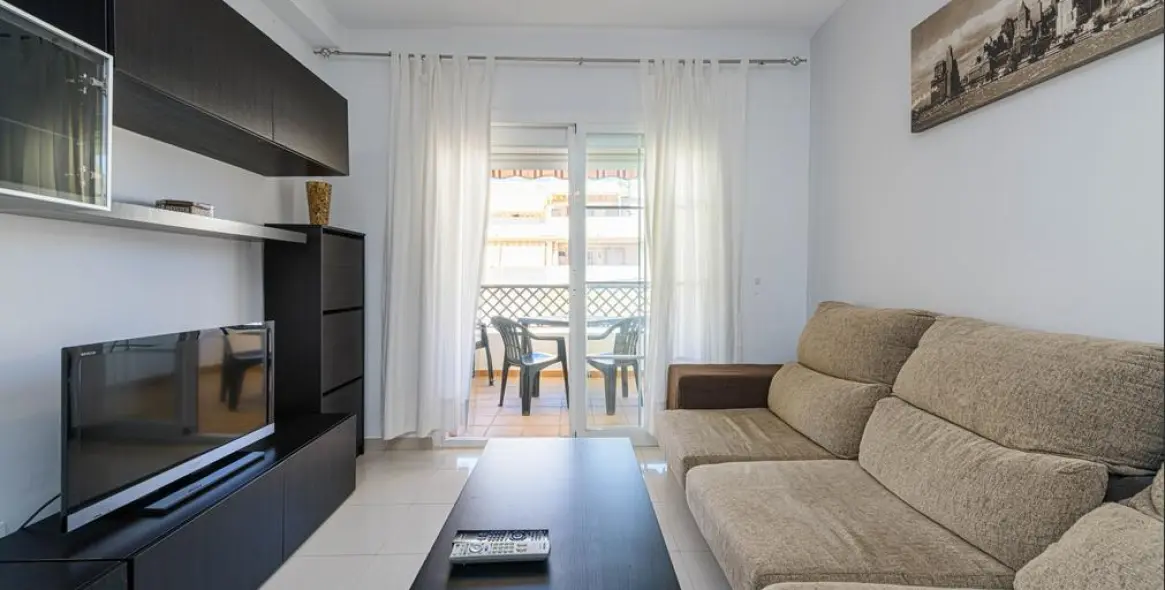 Venta de apartamento en planta media en Rincón de la Victoria 13